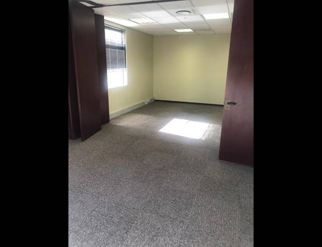 500M² OFFICE FOR SALE IN LA LUCIA RIDGE